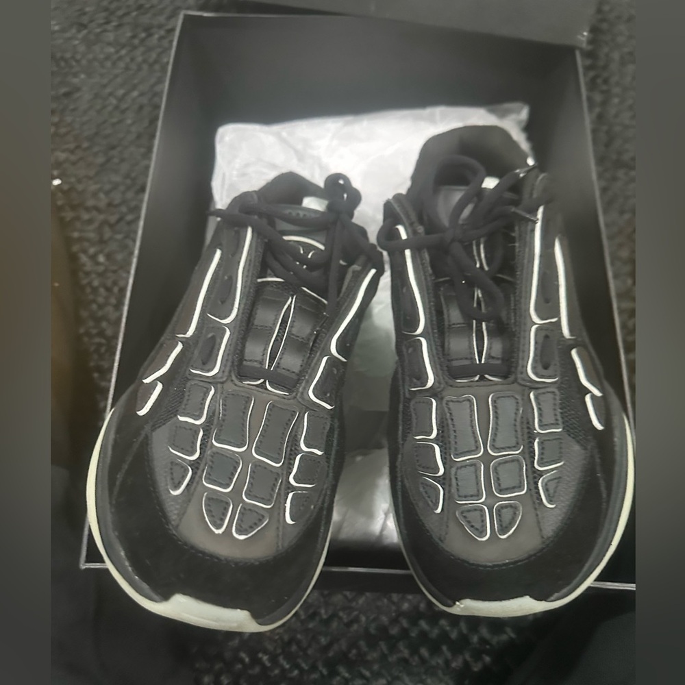 Amiri bone runner size 45